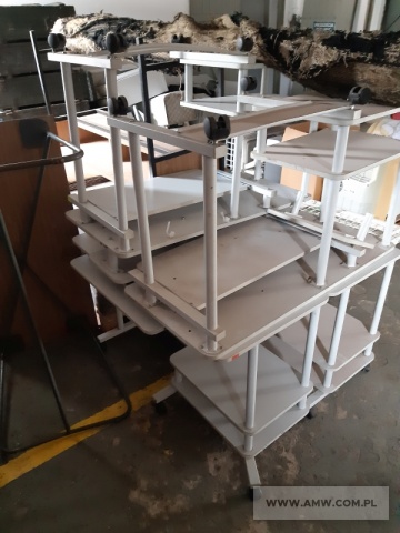 Sprzęt kwaterunkowy - pakiet zawierający 7 poz. asort. (wg oddzielnego wykazu), w tym m.in.: antyramy, siedziska, stoły itp. 